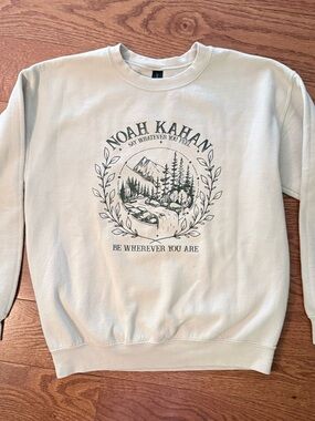 Crewneck Sweatshirt in Light Cream - Noah Kahan